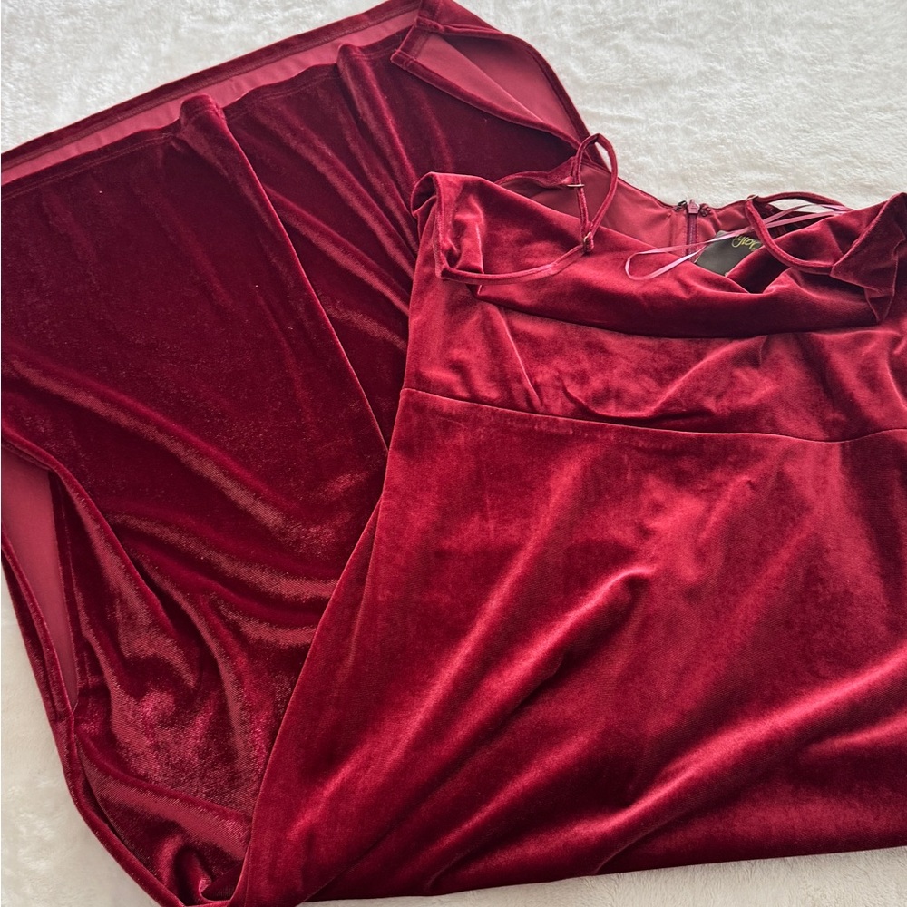 Elegant Red/orange Velvet Dress